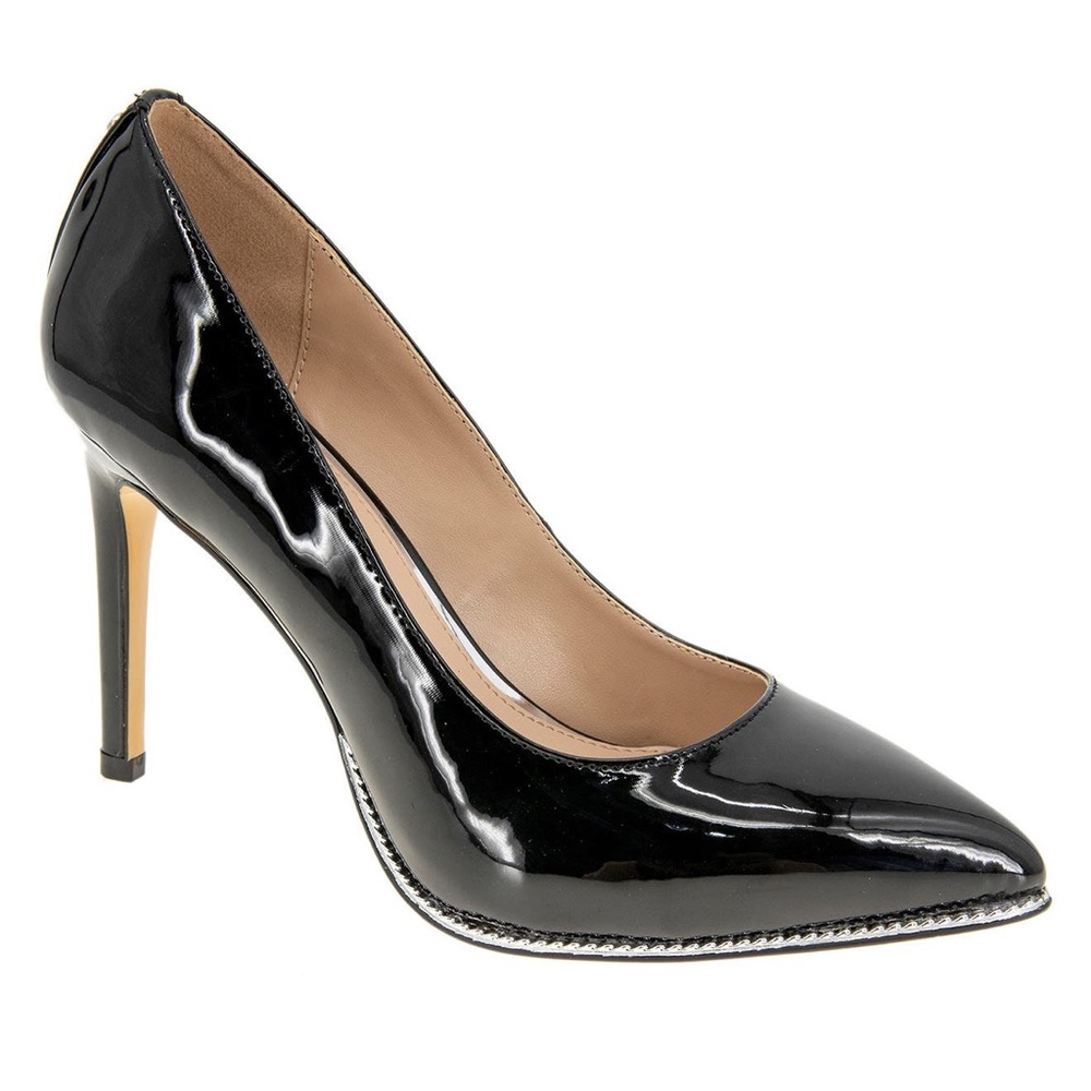 BCBG Black Pumps